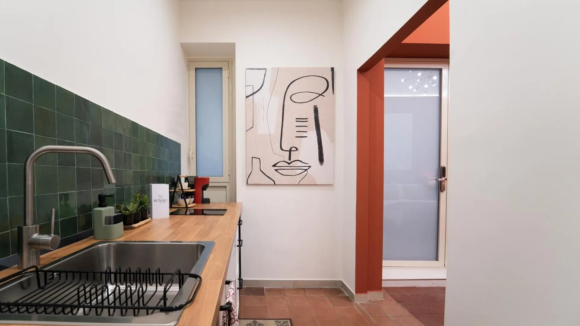 Kondo Maisons Catania 0*,